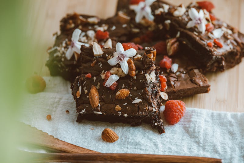 Chocolate brownie bites with vanilla dipping sauce
